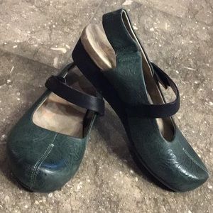 OTBT green leather Springfield shoes, 6, Mary Jane